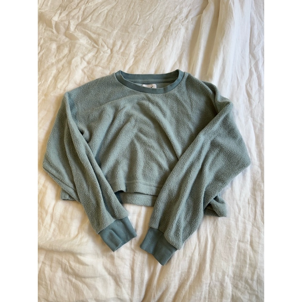 Feat Women’s BlanketBlend Cropped Crewneck in Blue